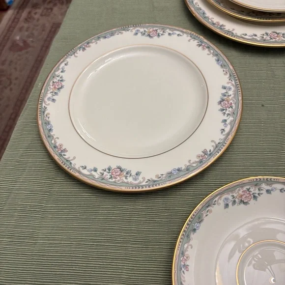 Lenox Spring Vista Floral Tea Set - Cream and Gold (Set 2)